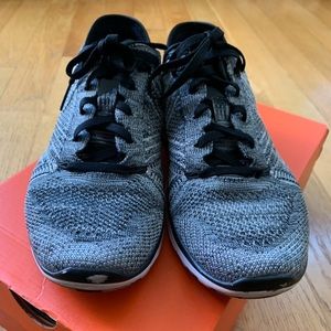 Nike Women - Free Run 5.0 Size 8